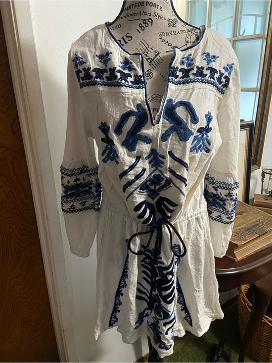 Free People Dresses & Skirts - Free People White Mini Dress with Blue Embroidery
